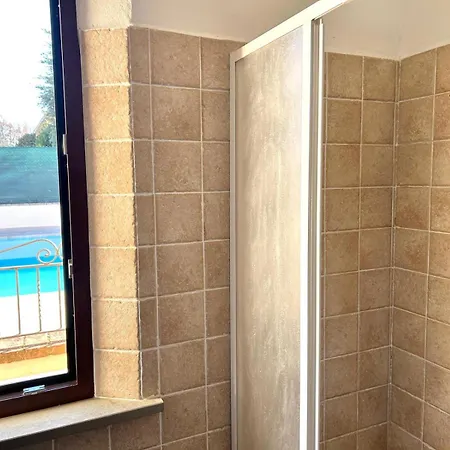 Sul Casa Del Con Piscina Acqua Salata 3* 카스틸리오네델라고