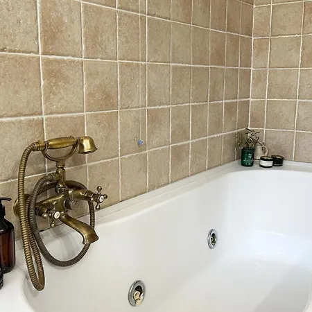 Sul Casa Del Con Piscina Acqua Salata 게스트하우스 카스틸리오네델라고